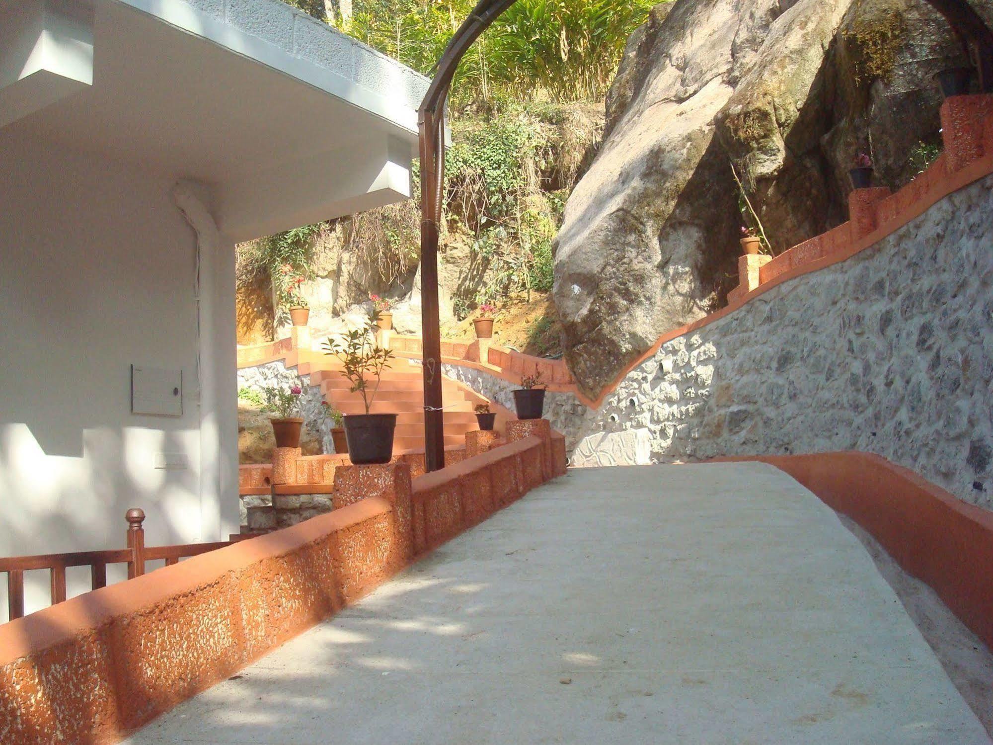 Olive Brook Hotel Munnar Exterior photo